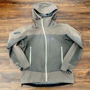 Arc’Teryx Mens Large Grey Ski Jacket Shell - Hood, Powder Skirt, Recco Reflector